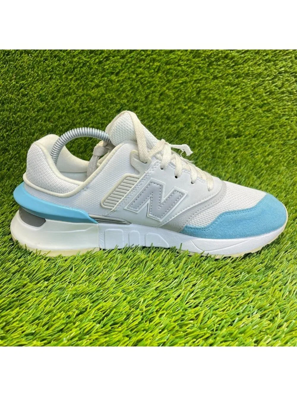 New Balance 997 Womens Size 9.5 White Blue Walking Running Shoes Sneakers